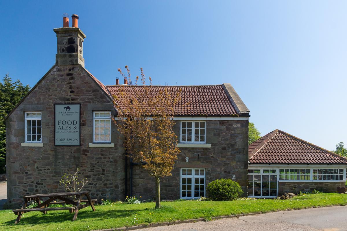 The Pack Horse Inn Chathill Esterno foto