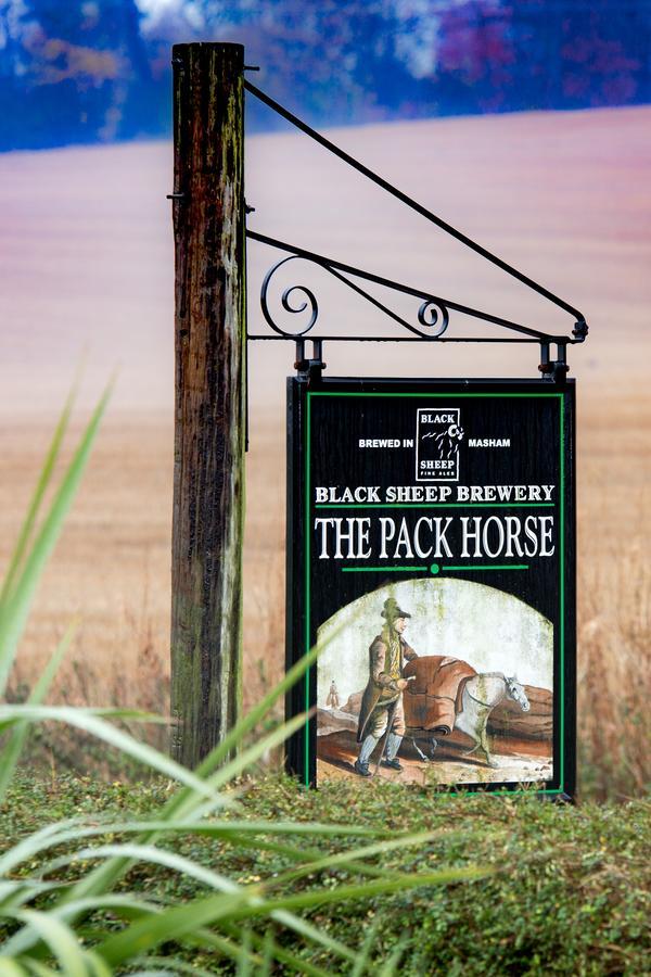 The Pack Horse Inn Chathill Esterno foto